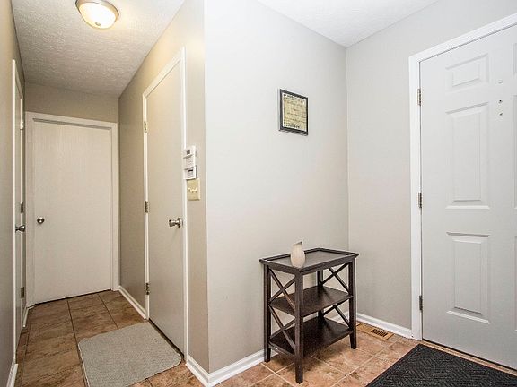 4th image of 473 Tourmaline Dr