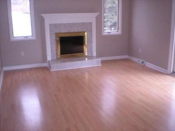 5th image of 9577 Greenway Dr