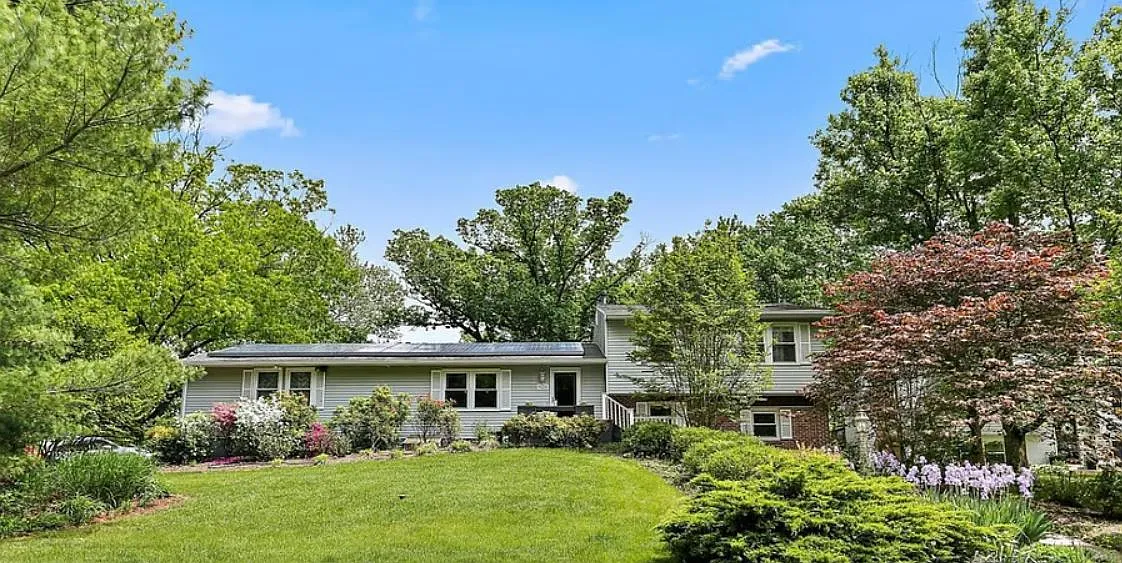 Two Hills Ct, Columbia — Photo 1