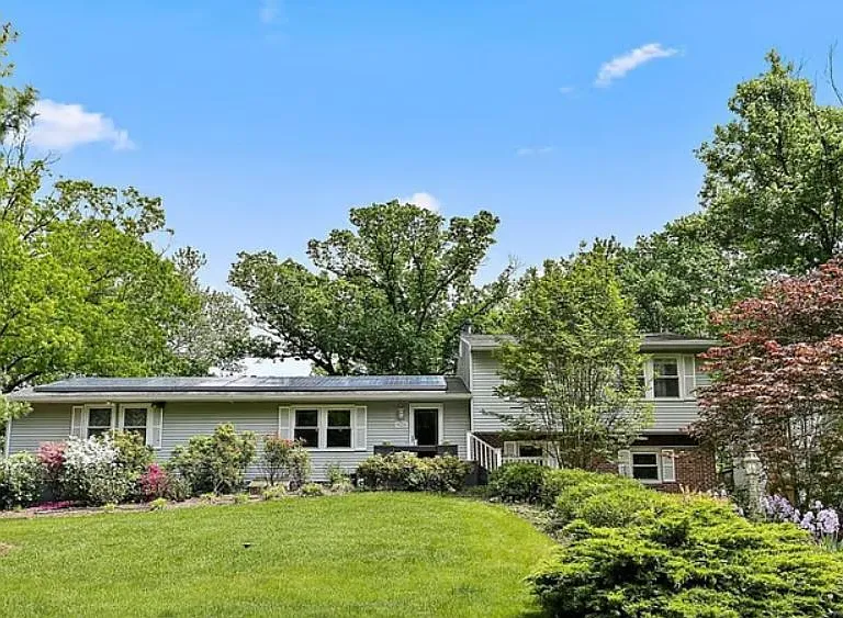 Two Hills Ct — Photo 1