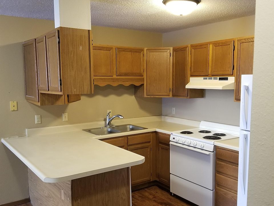 1st image of 400 Village Dr APT 103