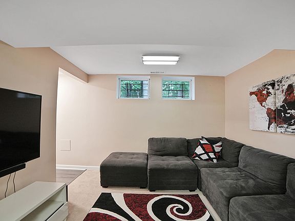 3rd image of 18420 Shady View Ln