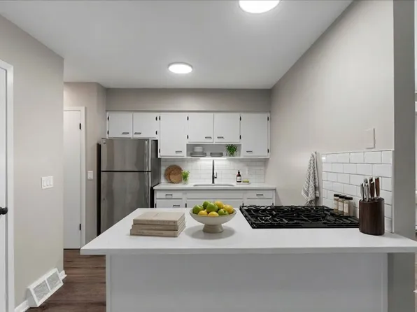 Revere House, 233 S Batavia Ave APT 3B, Batavia, IL 60510