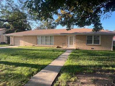 104 W La Mesa Dr, Dodge City, KS, 67801