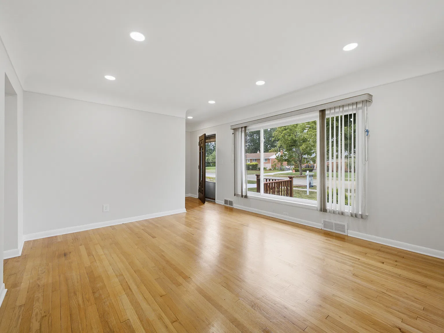 3 bed, 1391 sqft, $1,900 — Photo 4