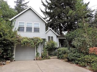 239 1/2 Rock St, Silverton, OR 97381