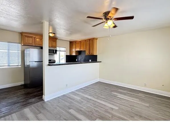 851 W 94th St, Los Angeles, CA 90044