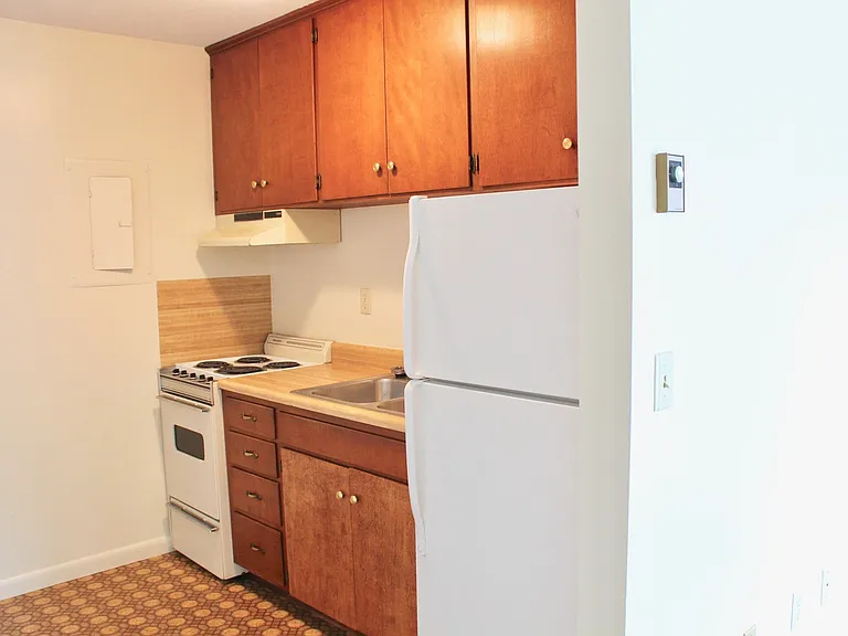 936 Vine St — Photo 9