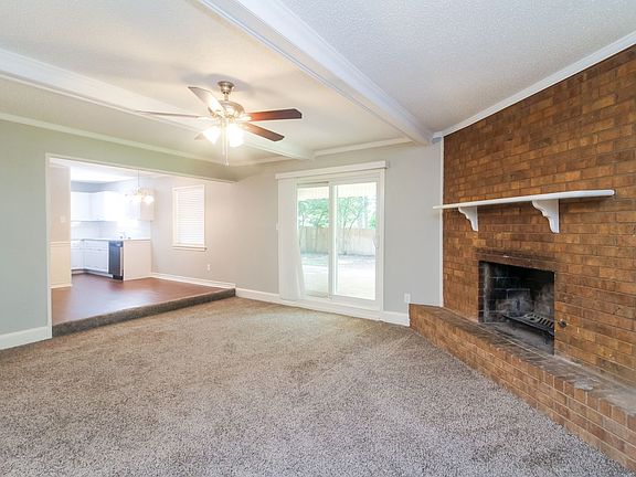 4th image of 904 Prestwick St