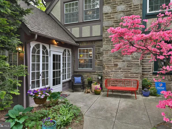 324 Wellesley Rd, Philadelphia, PA 19119