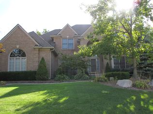 1001 Indianpipe Rd, Lake Orion, MI 48360