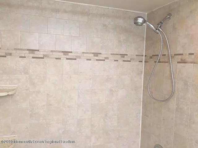 171 Amberly Dr #H — Photo 14