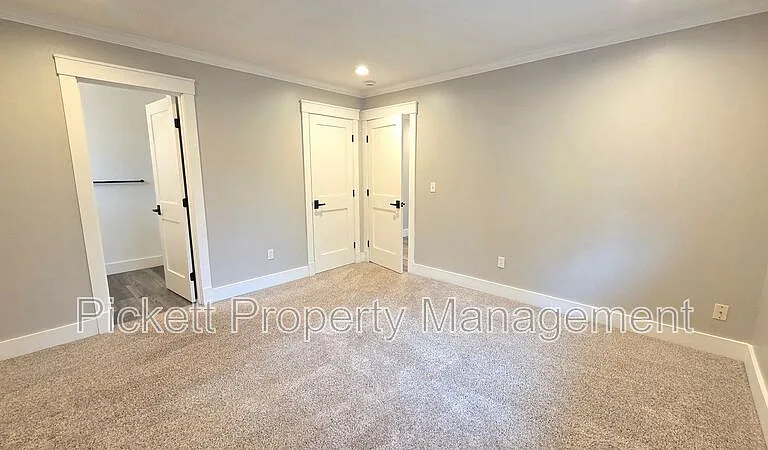 133 NE Gilmax Ln — Photo 15