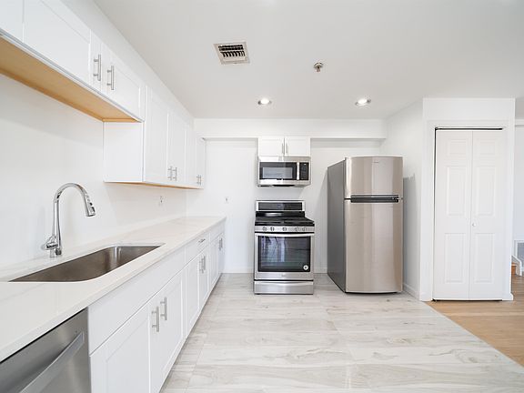 4th image of 8909 Riverside Pl #1