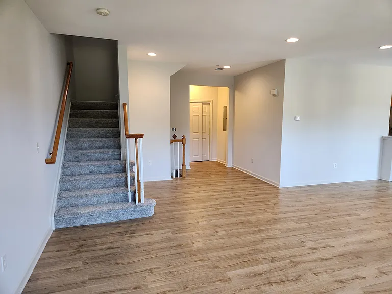 7 Bryce Ln #7 — Photo 16