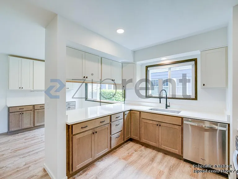 4110 44th Ave SW — Photo 7
