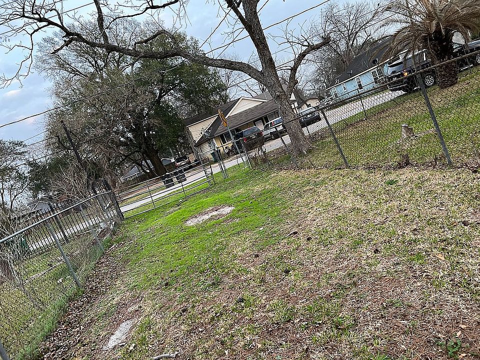2nd image of 6815 Donlen St