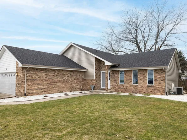 301 S Brookshore Dr, Shorewood, IL 60404