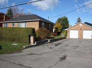 1781 Queensdale Ave, Ottawa, ON K1T 1J7
