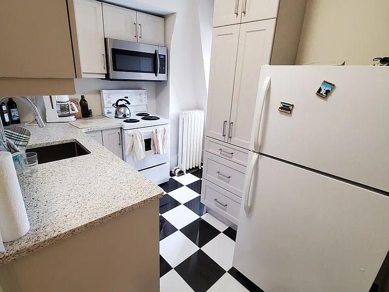 174 Earl St #8 — Photo 19