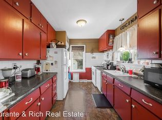 359 E Crystal Lake Ave, Crystal Lake, IL 60014