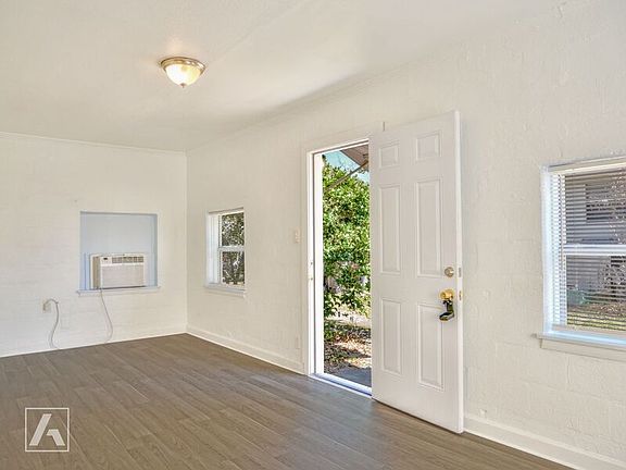 4th image of 1423 Miller Ave APT 2