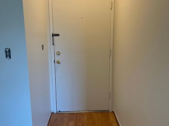 4th image of 2601 W Victory Blvd #L