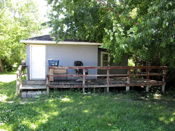 410 & 430 Wessington St S, Wessington, SD 57381