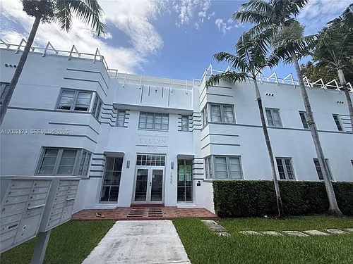 1600 Euclid Ave #102 Photo 1