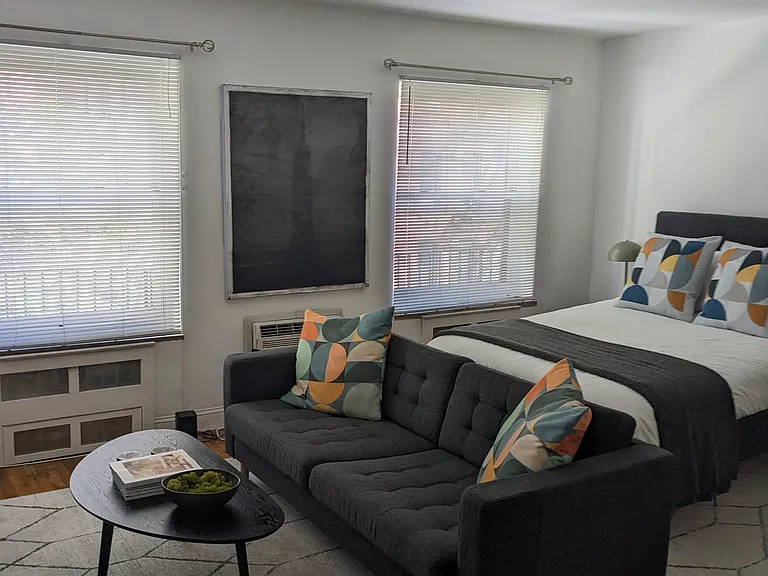 216 E 32nd St #4N — Photo 6