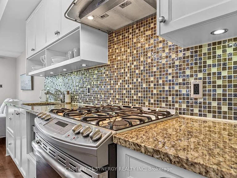 808 Bronson Ave #312 — Photo 9