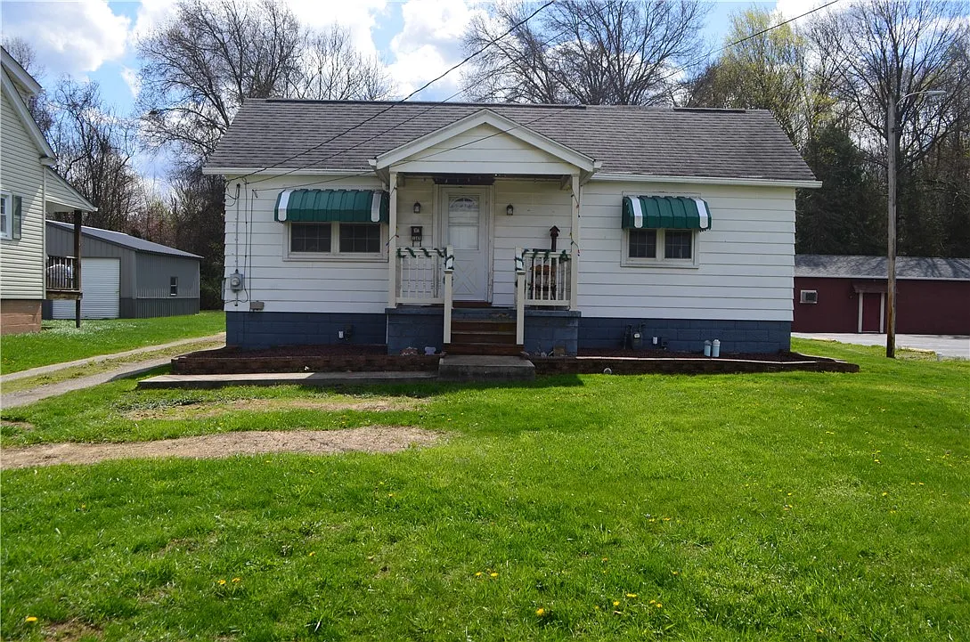 1389 Fayette Ave photo 1