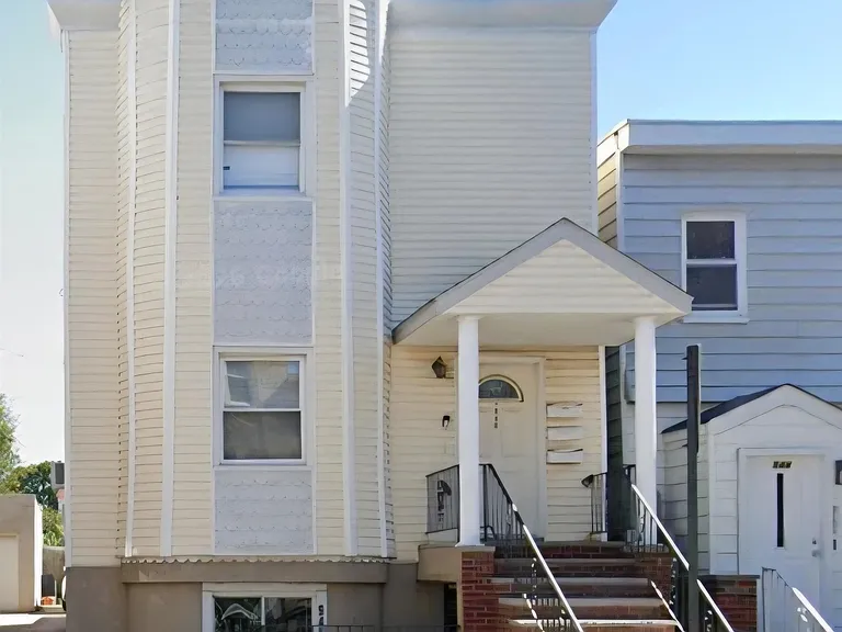 946 Broadway #2 — Photo 1