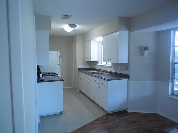 2nd image of 5607 Cordell Ln