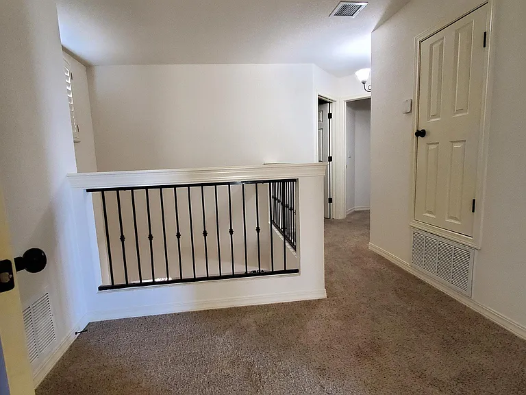 14604 Christian Castle Ave — Photo 10