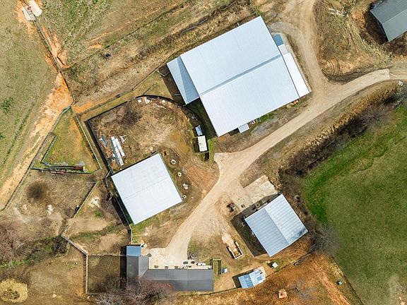 2nd image of 190 Quin Holcombe Rd