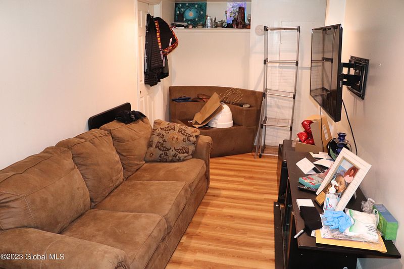 3rd image of 120 Hill Street