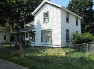 701 8th St, Three Rivers, MI 49093