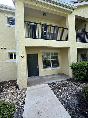 110 SW Peacock Blvd Photo 1