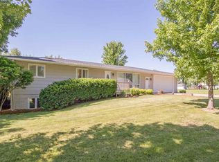 1985 500th St SW, Kalona, IA 52247
