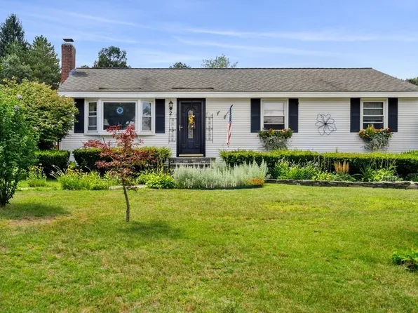 2 Staunton Rd, Groveland, MA 01834