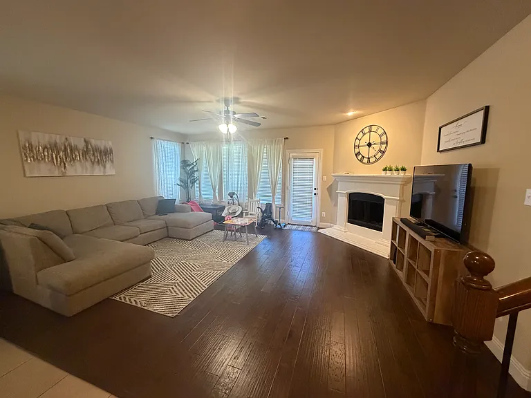 10700 Lariat Trail Dr — Photo 3