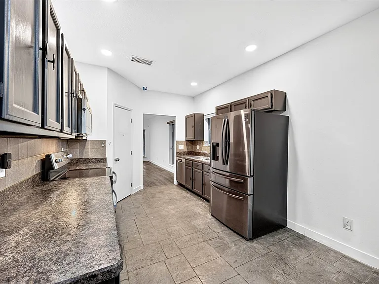 18610 Autumn Hills Dr — Photo 19