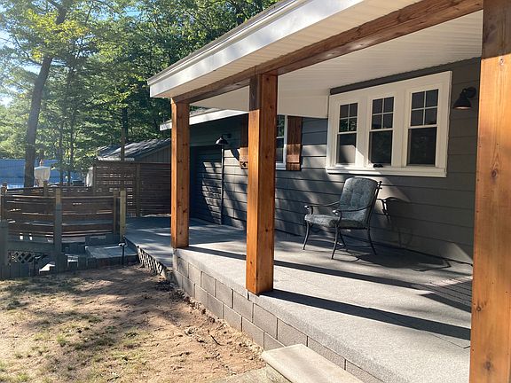 2nd image of 21946 Macarthur Ln