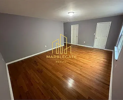 327 W Runyon St #22 — Photo 5