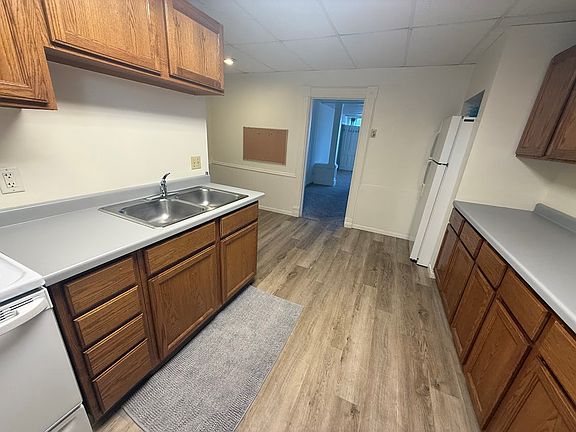 4th image of 110 Janesville St #1