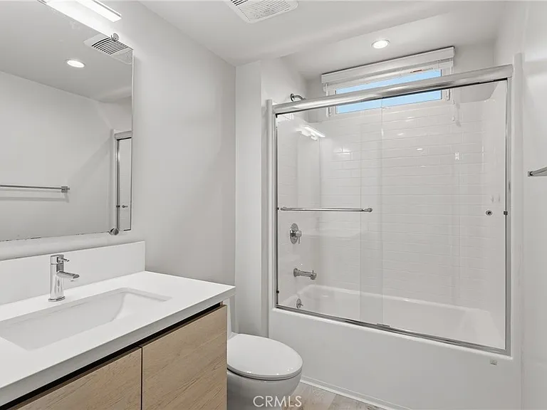 5820 La Mirada Ave #402 — Photo 24