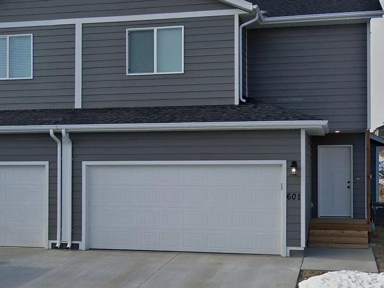 601 Copperfield Dr — Photo 2