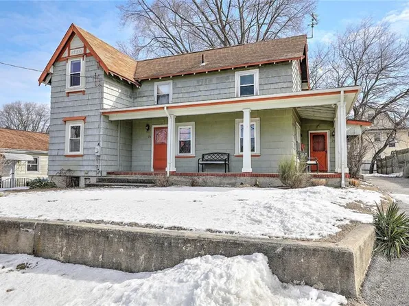 24 Magnolia St, Cranston, RI 02910