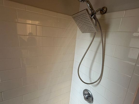 3rd image of 4550 Chouteau Ave #B